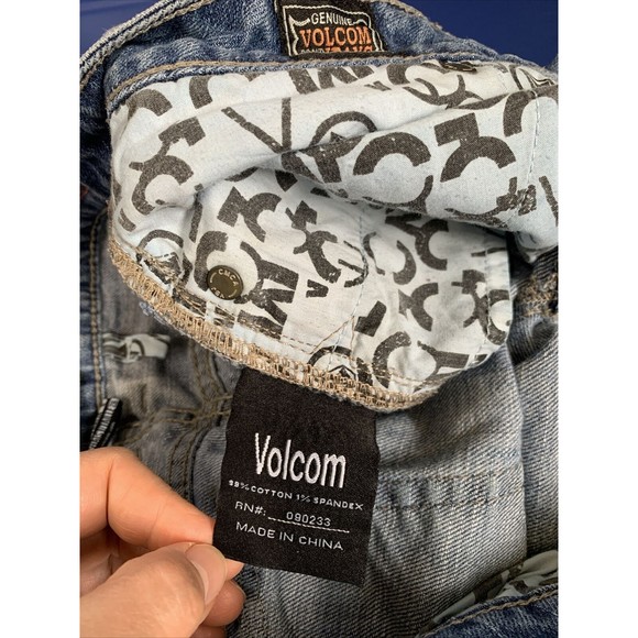 Genuine Volcom juniors size 3 Boot Cut blue jeans decorated back pockets - Picture 12 of 12